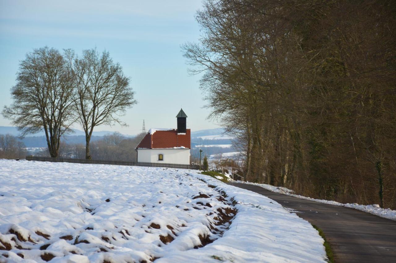 Landgasthof Falken Huttlingen Bagian luar foto