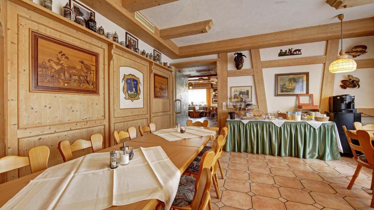 Landgasthof Falken Huttlingen Bagian luar foto