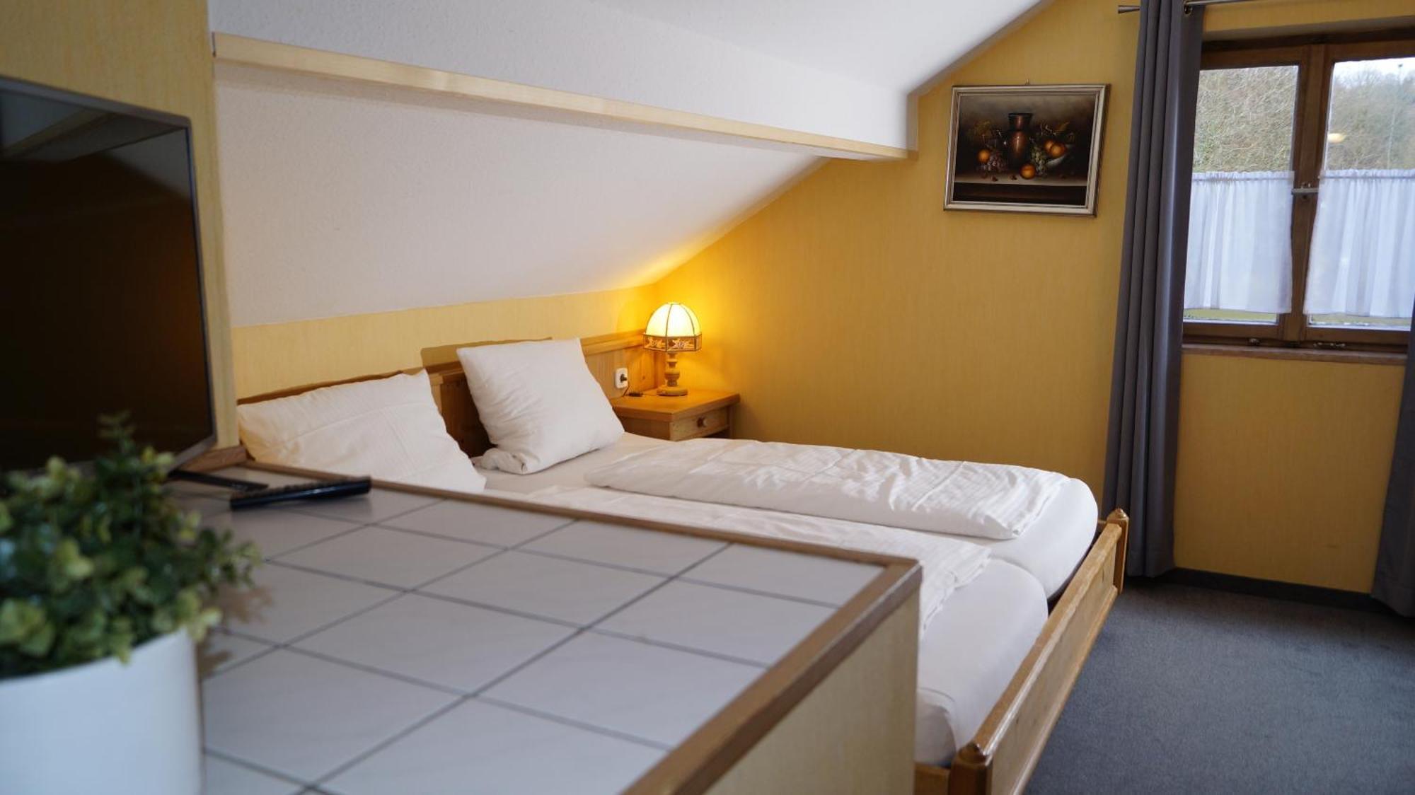 Landgasthof Falken Huttlingen Ruang foto